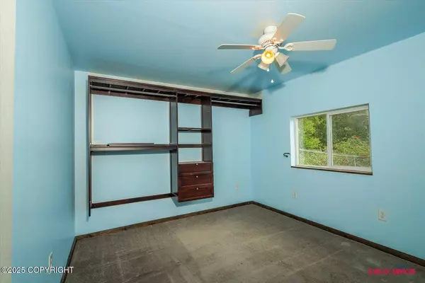 8305 S Ivanhoe ST, Palmer, AK 99645