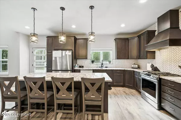 8967 E Wolf Creek RD, Wasilla, AK 99654