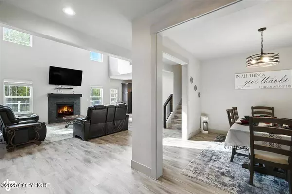 8967 E Wolf Creek RD, Wasilla, AK 99654