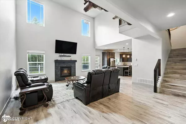 8967 E Wolf Creek RD, Wasilla, AK 99654