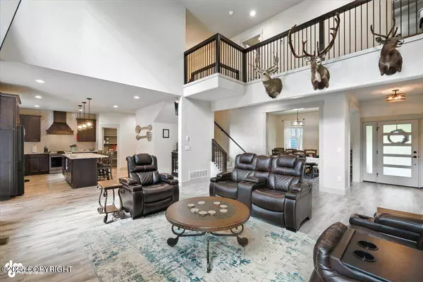 8967 E Wolf Creek RD, Wasilla, AK 99654