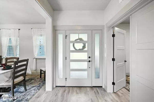 8967 E Wolf Creek RD, Wasilla, AK 99654