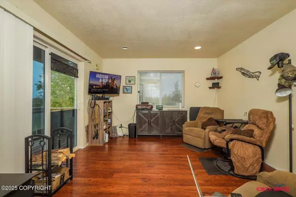 14274 W Cozy Ridge RD, Big Lake, AK 99652