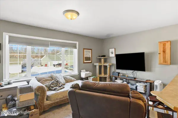 1790 E Neil CIR, Wasilla, AK 99654