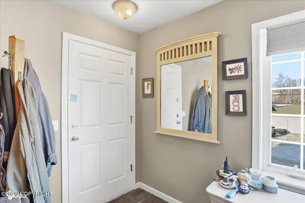 1790 E Neil CIR, Wasilla, AK 99654