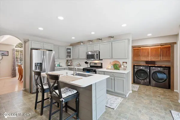 2957 E Wanamingo DR, Wasilla, AK 99654