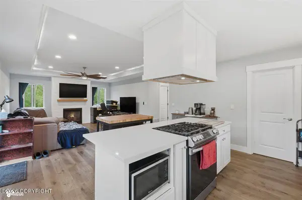 6102 S Ghada CIR, Wasilla, AK 99654