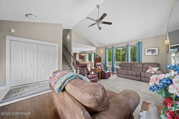 4660 E Mary Martin DR, Wasilla, AK 99654