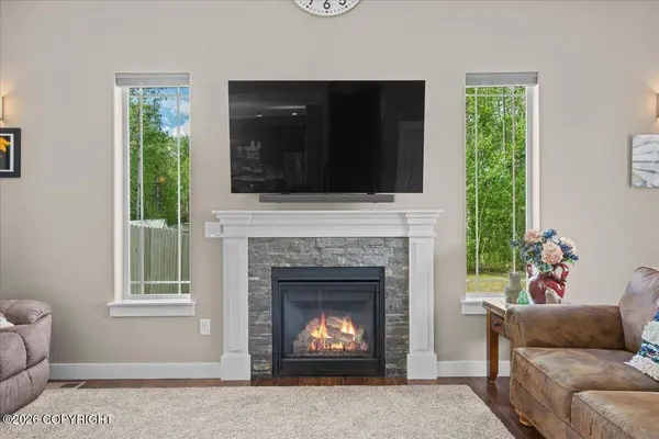 4660 E Mary Martin DR, Wasilla, AK 99654