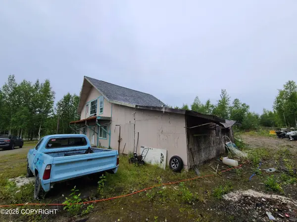 357 N Knapp DR, Big Lake, AK 99652
