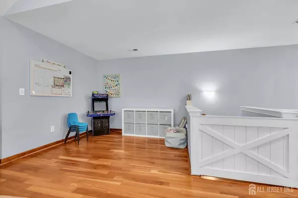 1708 Cypress LN, East Brunswick, NJ 08816