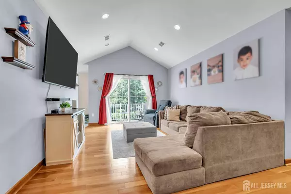 1708 Cypress LN, East Brunswick, NJ 08816