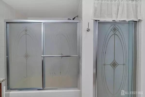 8-A Melborn DR, Monroe, NJ 08831