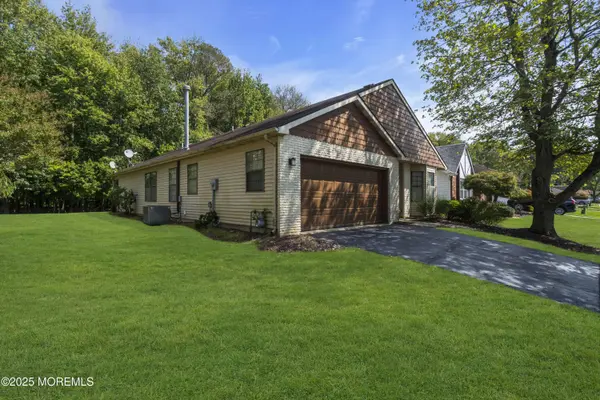 102 Murray Hill Terrace, Marlboro, NJ 07746