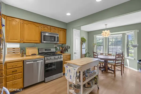 102 Murray Hill Terrace, Marlboro, NJ 07746