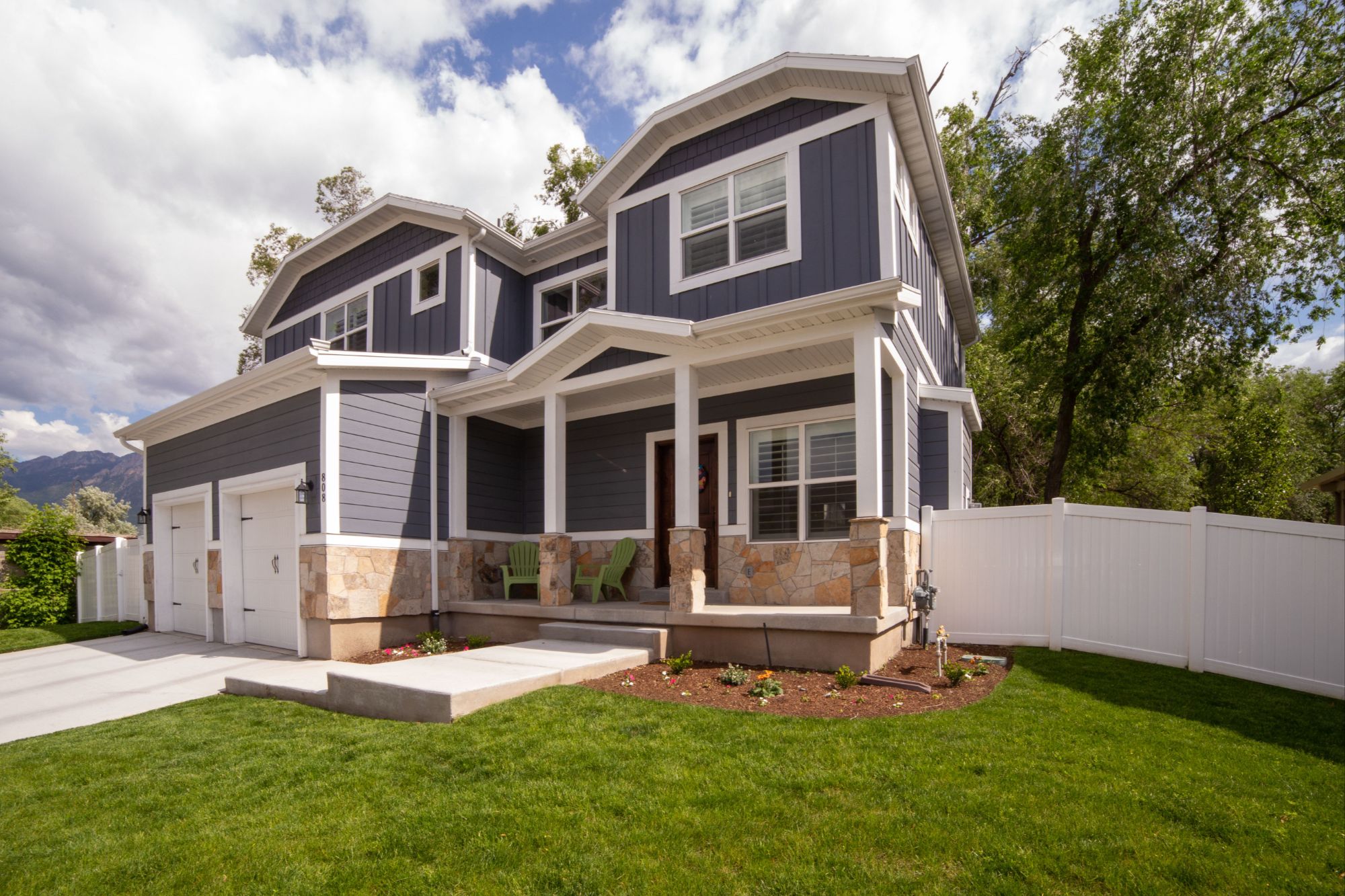 Residential homes in Boulder Colorado with the Flatirons in the background