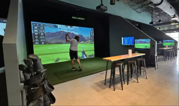 Birdie Factory: Boulder’s Premier Indoor Golf Bar & Social Hub