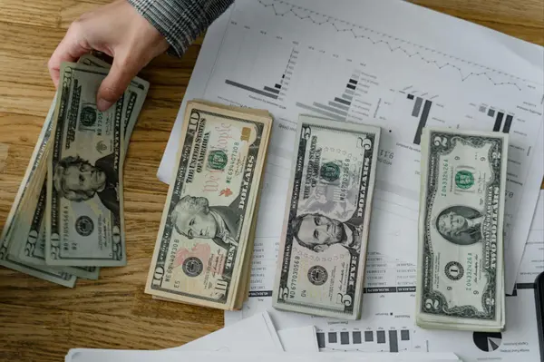 Can You Refinance the House After Divorce? What Homeowners Need to Consider,Eric Farran