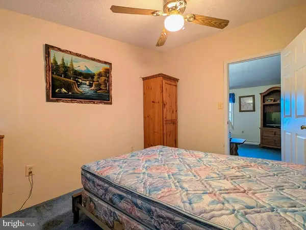 939 COLLINS RD, Artemas, PA 17211