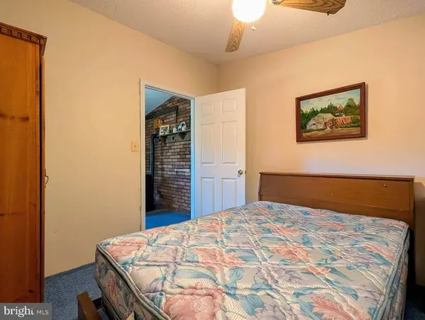 939 COLLINS RD, Artemas, PA 17211