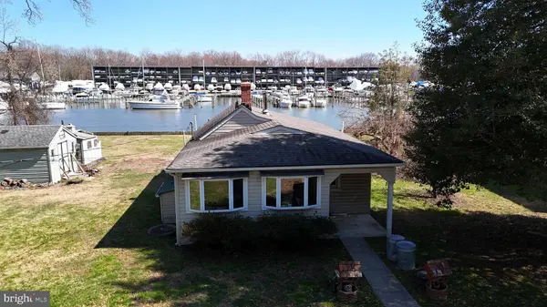 109 HUGHES SHORE RD, Baltimore, MD 21220