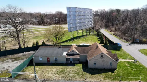 7 WOODLAND, Middle River, MD 21220