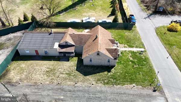 7 WOODLAND, Middle River, MD 21220