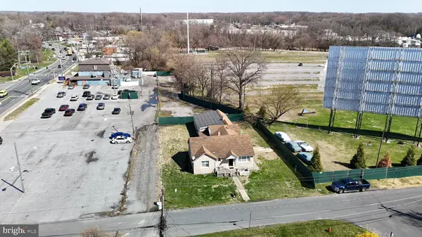 7 WOODLAND, Middle River, MD 21220