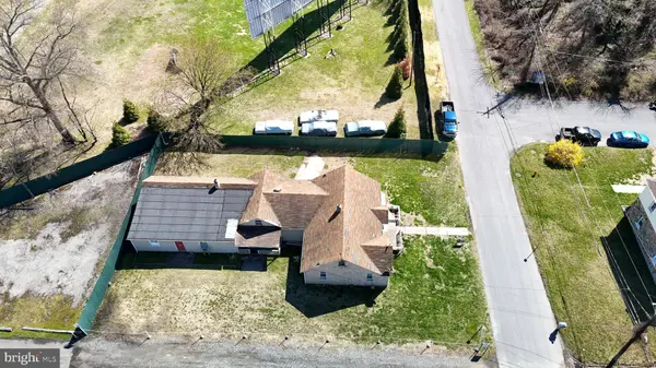 7 WOODLAND, Middle River, MD 21220