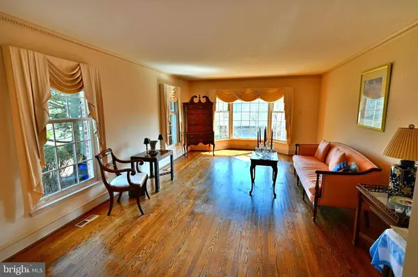 27 RAPHAEL RD, Hockessin, DE 19707