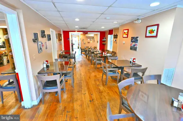 14 N MAIN ST, Shrewsbury, PA 17361