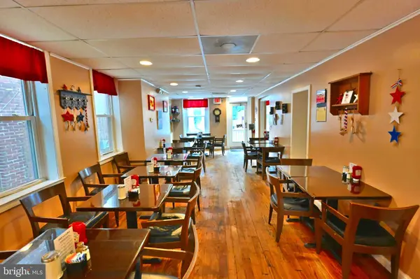 14 N MAIN ST, Shrewsbury, PA 17361