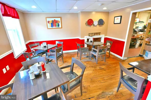 14 N MAIN ST, Shrewsbury, PA 17361