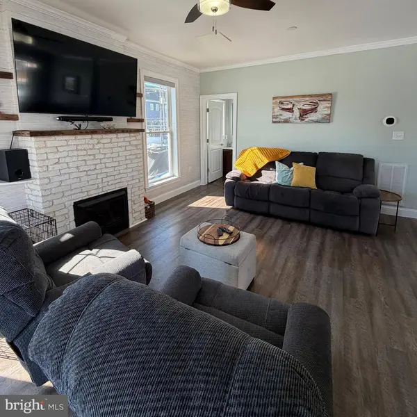 9031 HINTON AVE, Baltimore, MD 21219