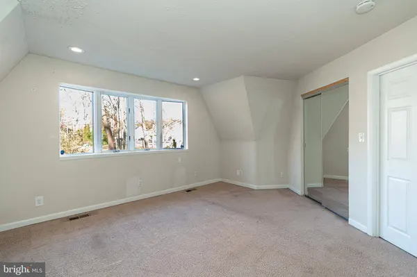 811 CEDAR AVE, Essex, MD 21221