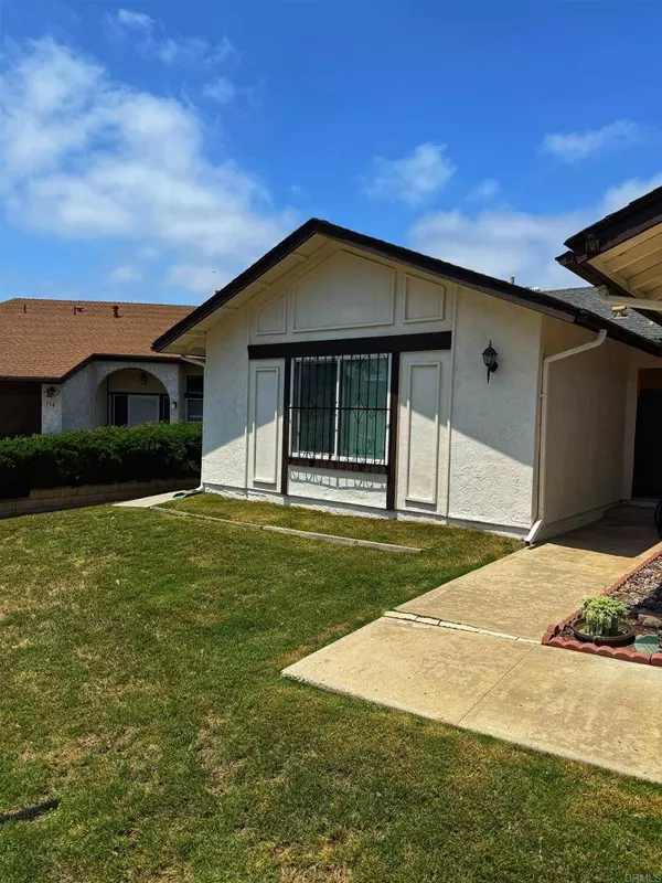 318 Vecino CT, Spring Valley, CA 91977