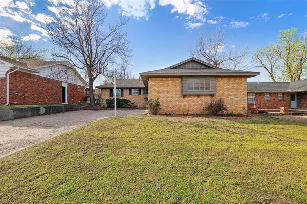 5612 NW 62nd ST, Warr Acres, OK 73122