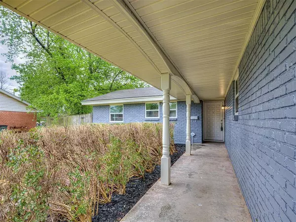 3008 Overland DR, Del City, OK 73115