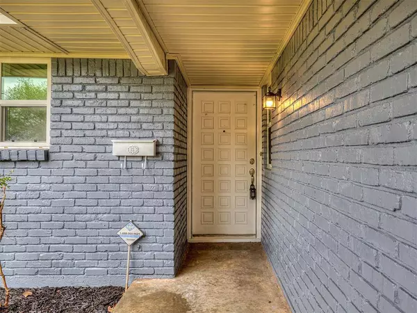 3008 Overland DR, Del City, OK 73115