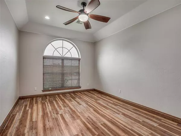 15301 SE 41st ST, Choctaw, OK 73020