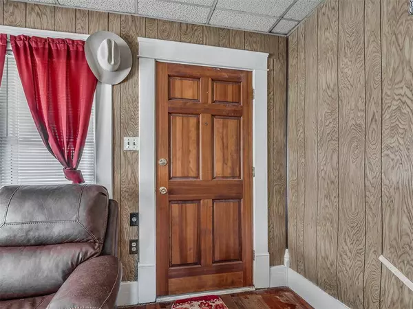 15809 S Rock Creek RD, Shawnee, OK 74801