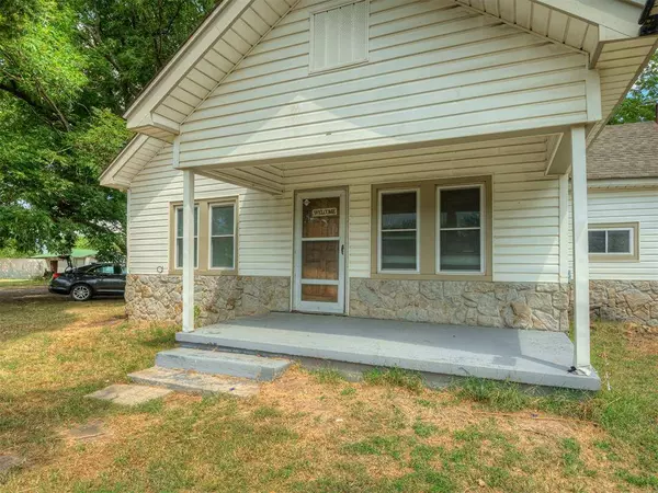 15809 S Rock Creek RD, Shawnee, OK 74801