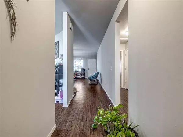 8021 NW 75th ST, Oklahoma City, OK 73132