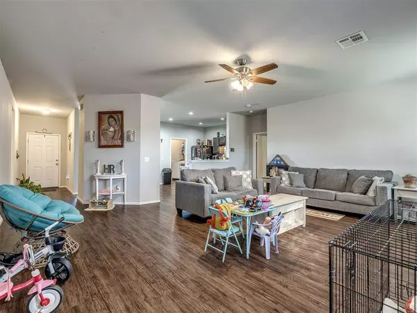 8021 NW 75th ST, Oklahoma City, OK 73132