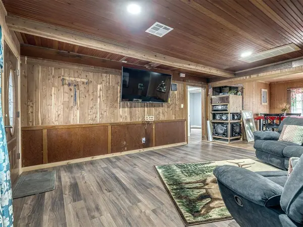 4028 NW 11th ST, Oklahoma City, OK 73107