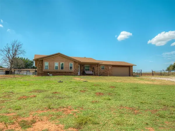 6317 Futurity DR, Harrah, OK 73045