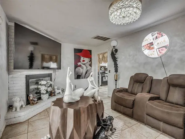 6317 Futurity DR, Harrah, OK 73045