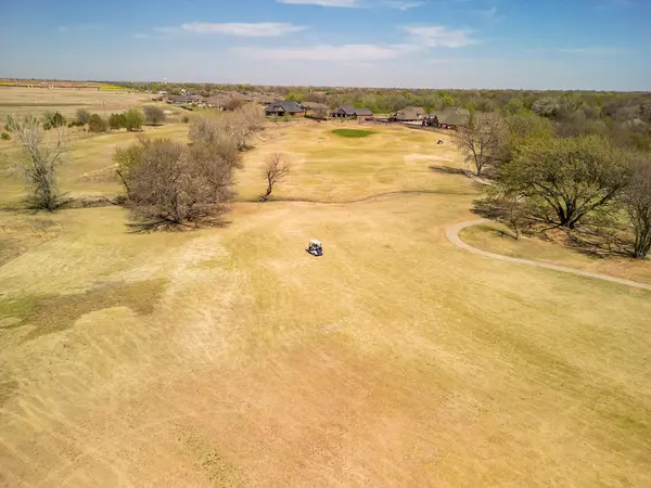 1111 Sawgrass Ln, Enid, OK 73703-7056