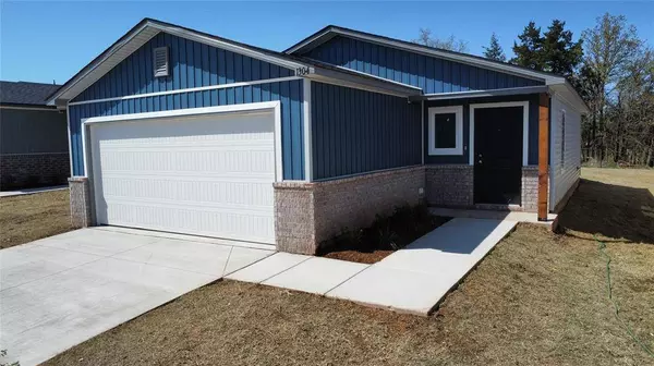 1304 Guthrie Farms BLVD, Guthrie, OK 73044