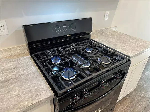 1304 Guthrie Farms BLVD, Guthrie, OK 73044